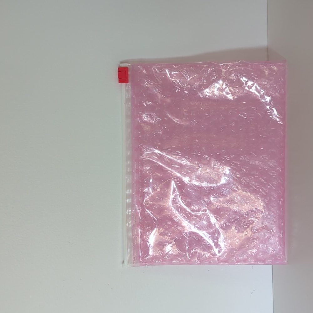 ✨ FREE Glossier Pouch - Medium